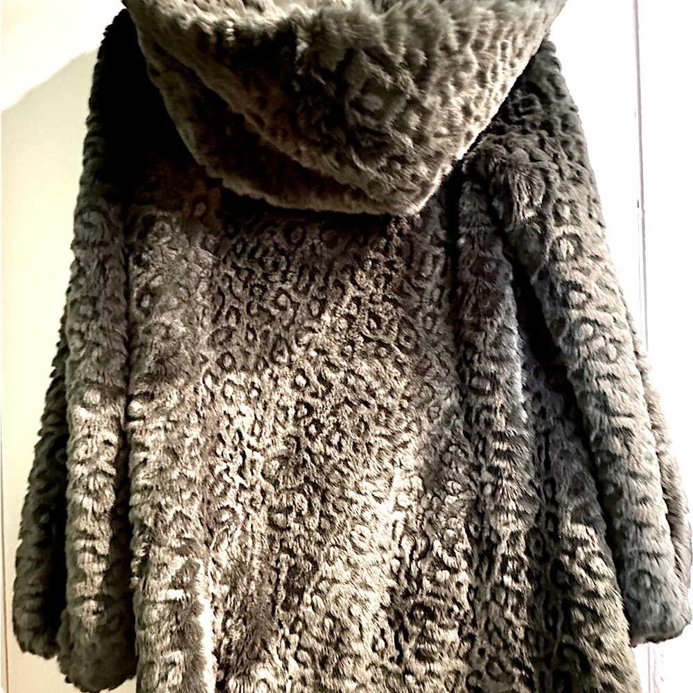 LIKE NEW Jones New York faux fur jacket with hoodie & pockets in dark blue/green - Picture 5 of 5